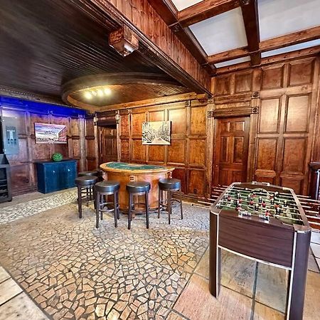 5 Bedroom Estate Near Casino And Downtown Бристоль Экстерьер фото