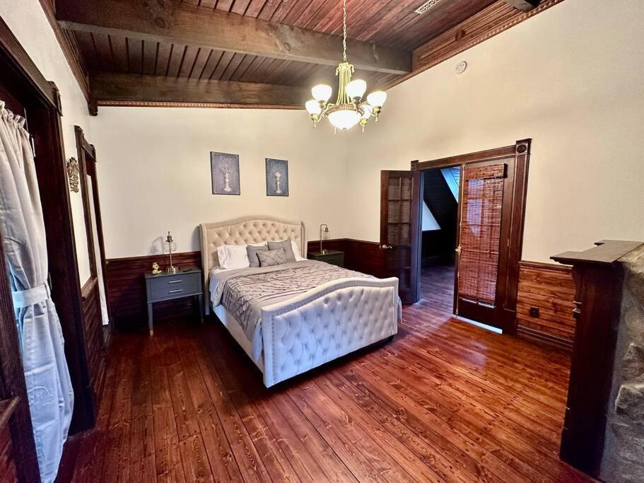 5 Bedroom Estate Near Casino And Downtown Бристоль Экстерьер фото